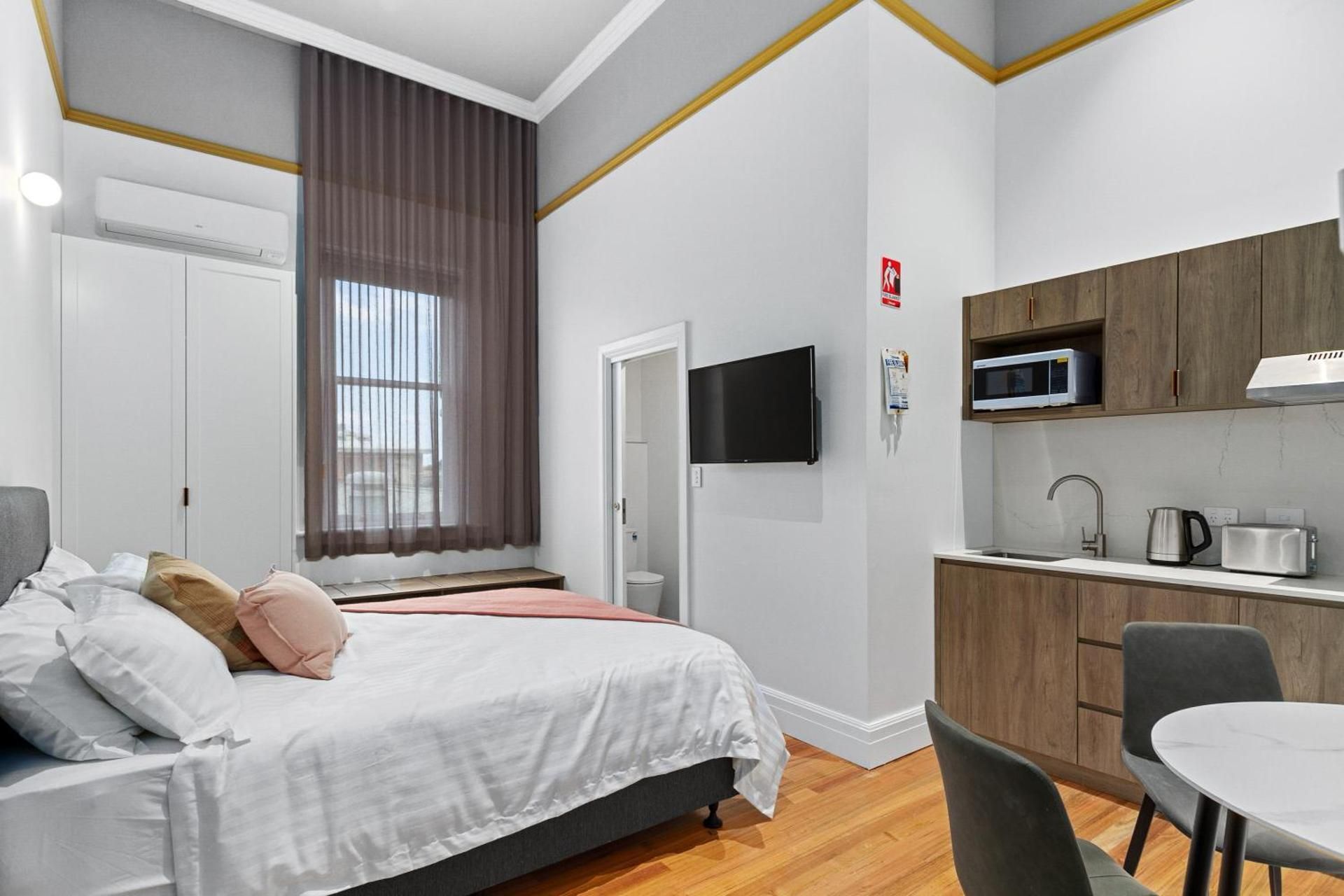 One-Bedroom Suite