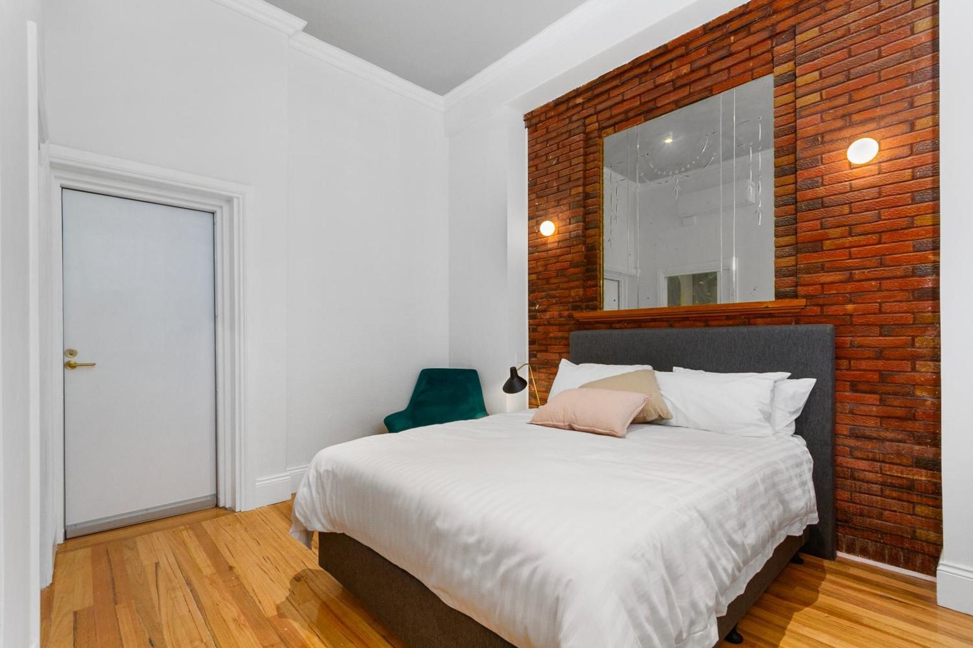 Standard Queen Room
