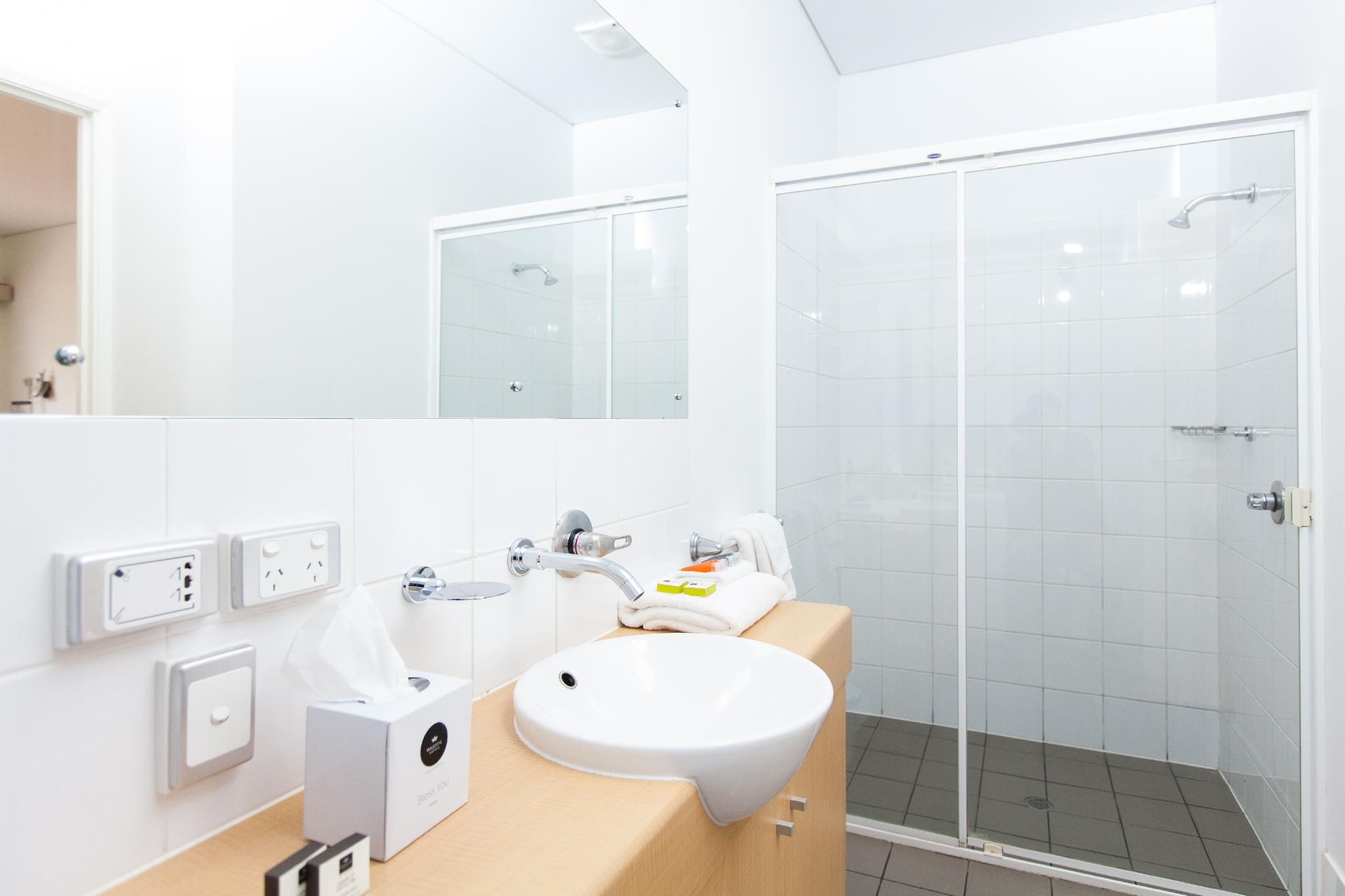 Majestic Oasis Apartments Executive Studio Apartment 3