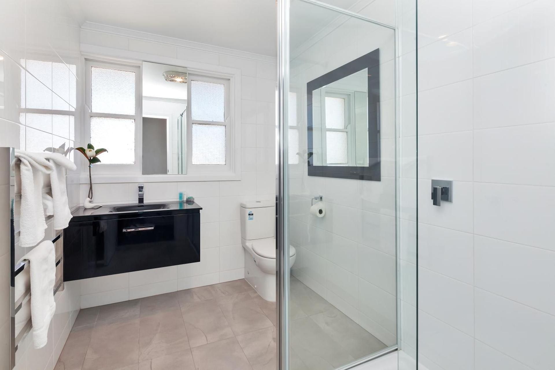 Grove St - Two-Bedroom Two-Bathroom Apartment - Ground Floor