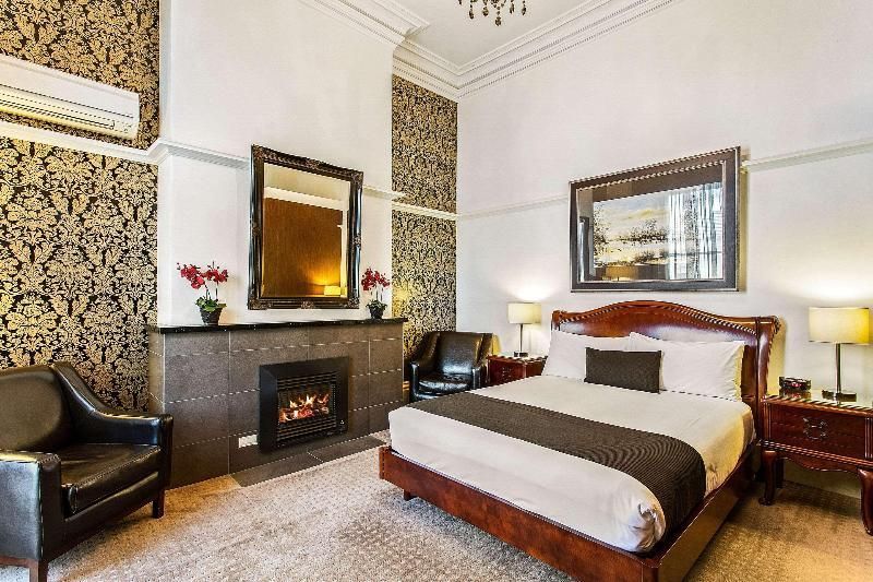 1 Queen Bed, Nonsmoking, Upgrade