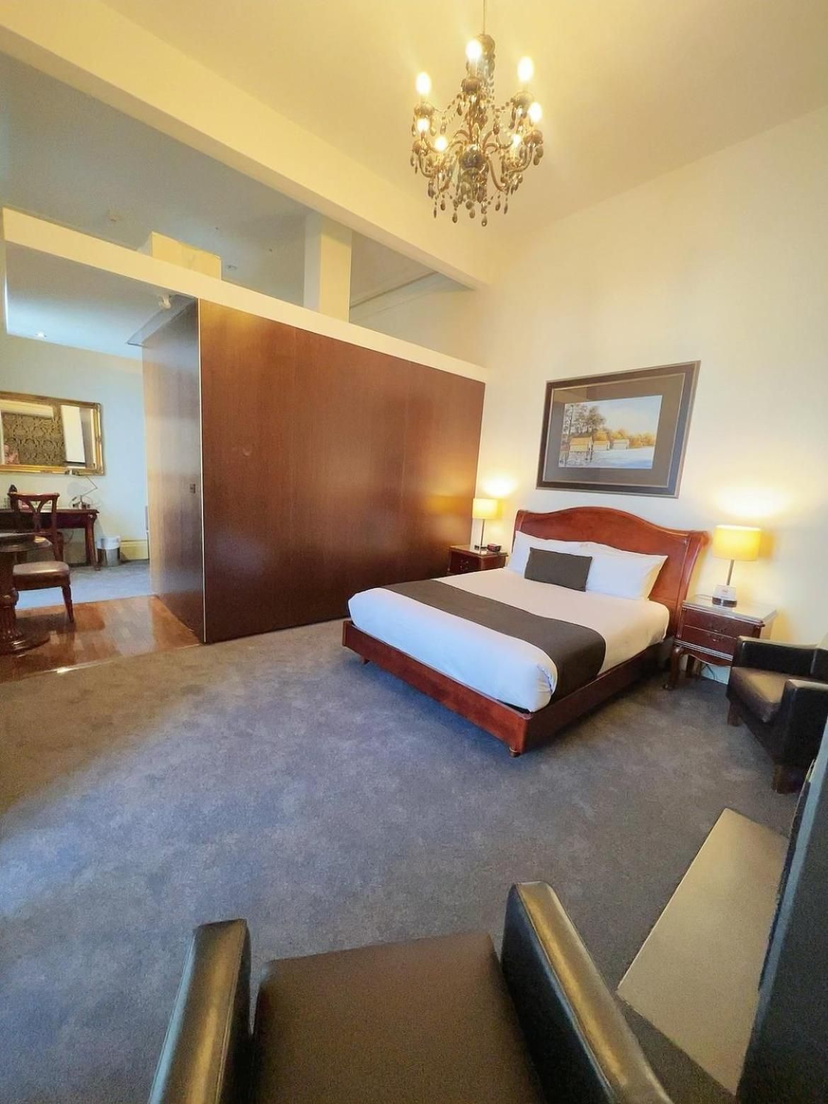 Queen Room with City View - Non Smoking