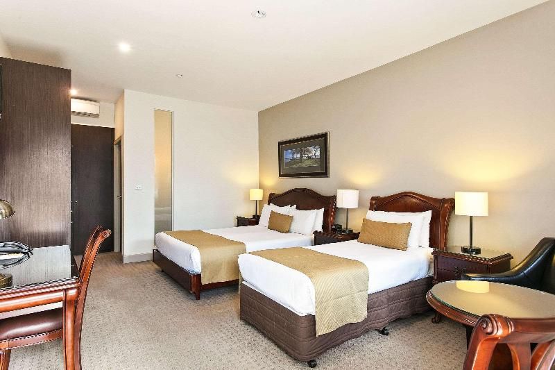 Queen Room with One Queen and One Single Bed - Non-Smoking