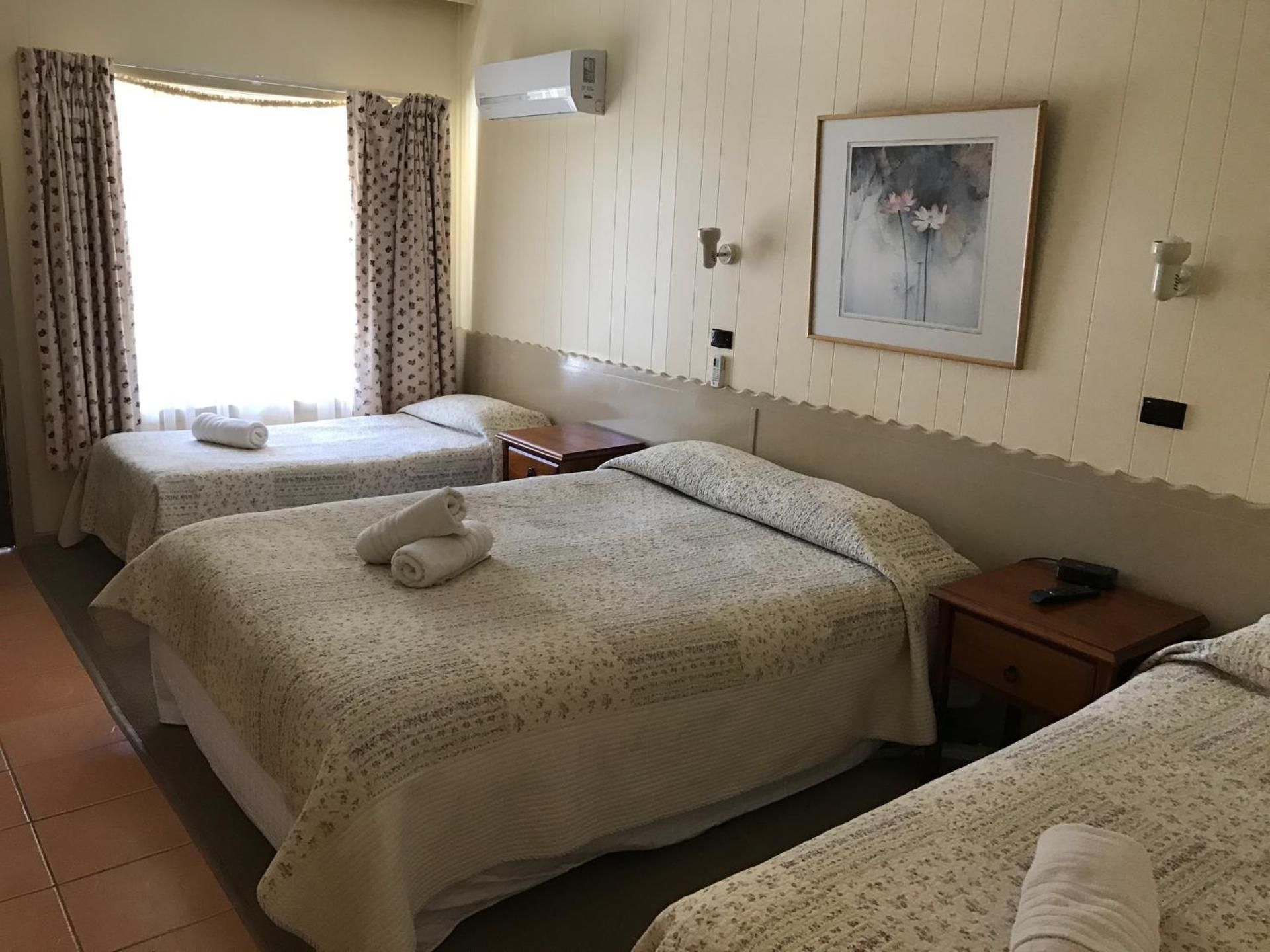 Standard Queen Room (Non - Pet Room)