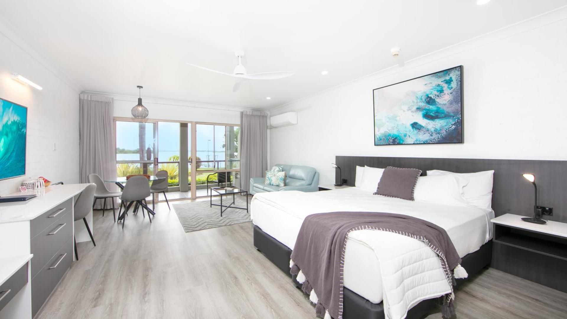 Deluxe King Room