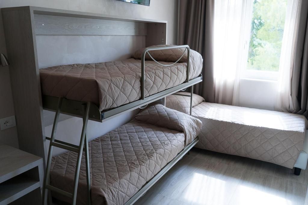 Quadruple Room with Private Bathroom