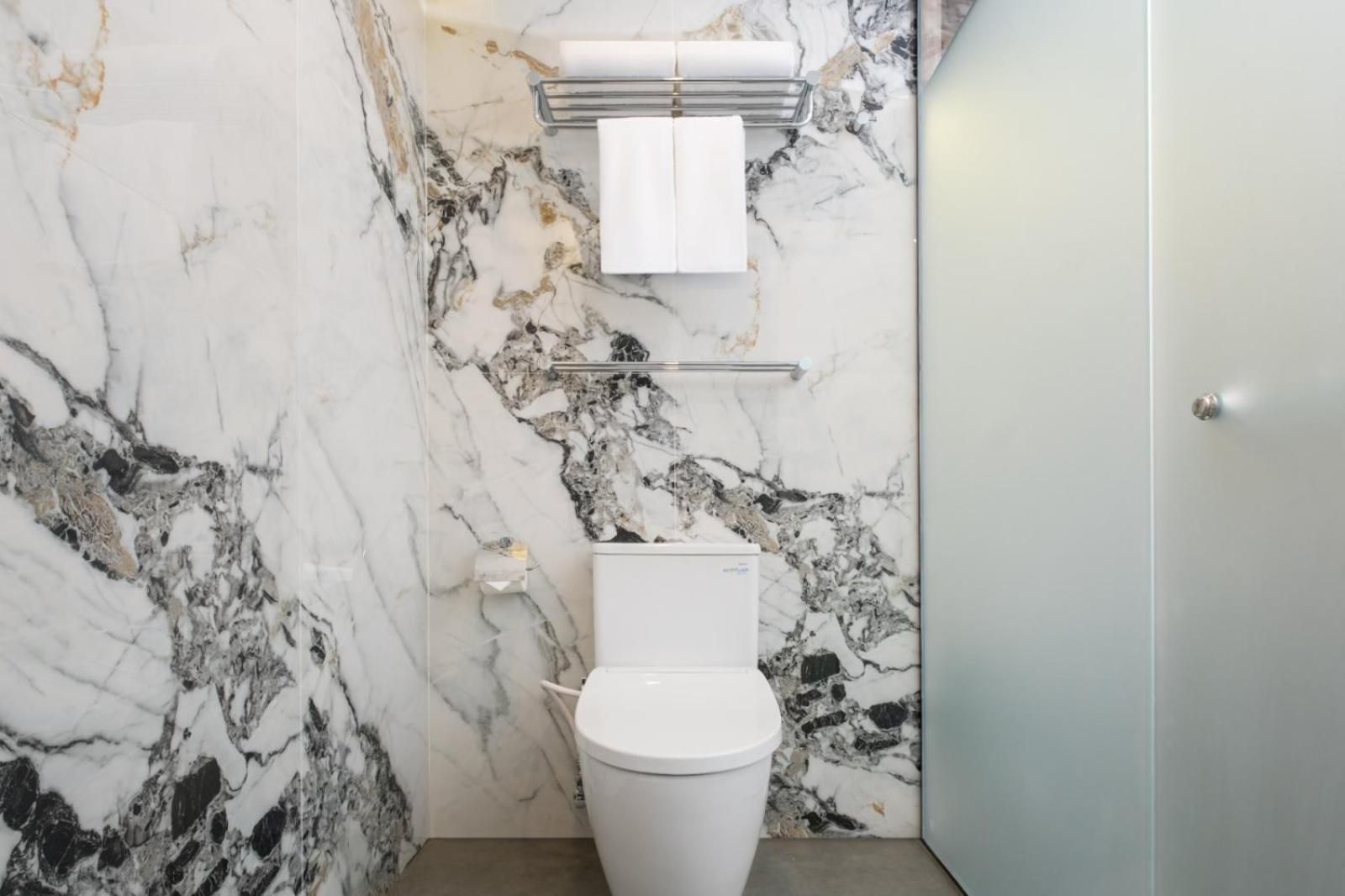 Wahid Prime Hotel Salatiga Twin Room 3