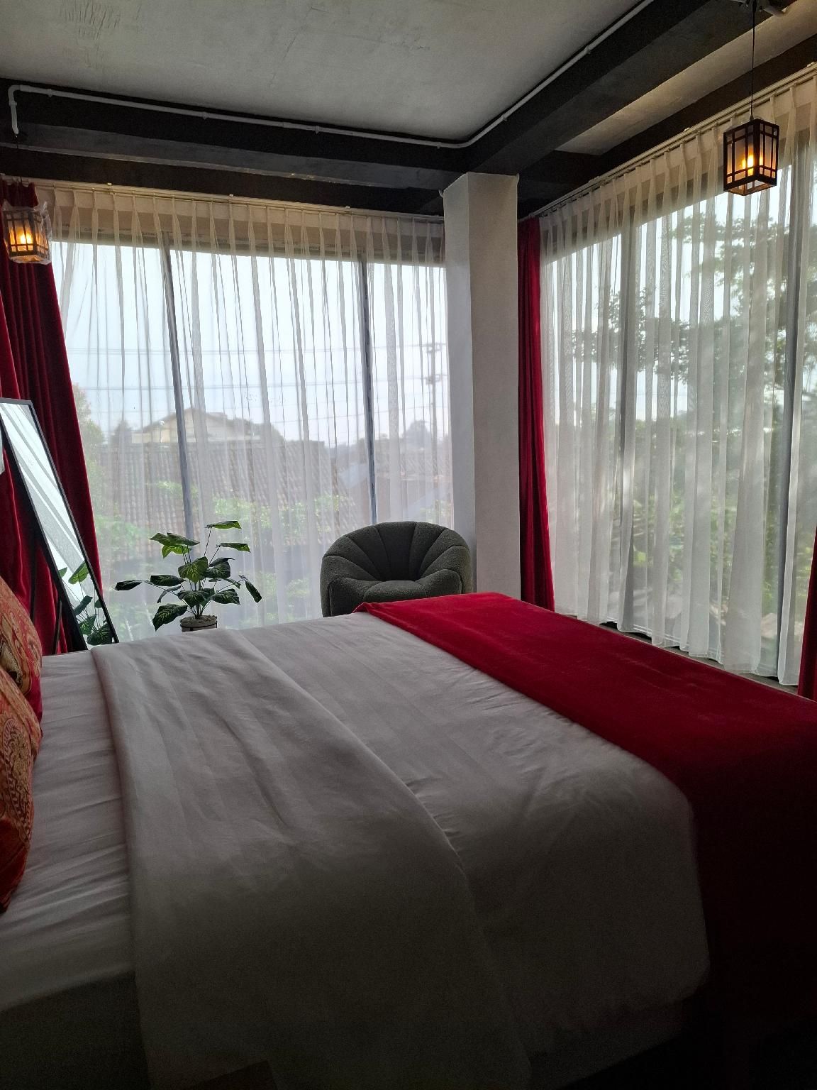 Valhalla Bed and Breakfast Salatiga Deluxe Queen 3