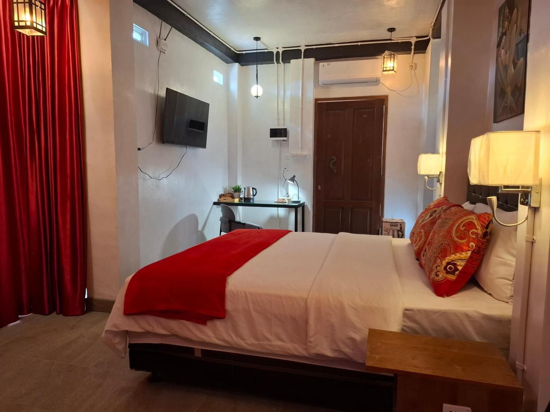 Valhalla Bed and Breakfast Salatiga Deluxe Queen