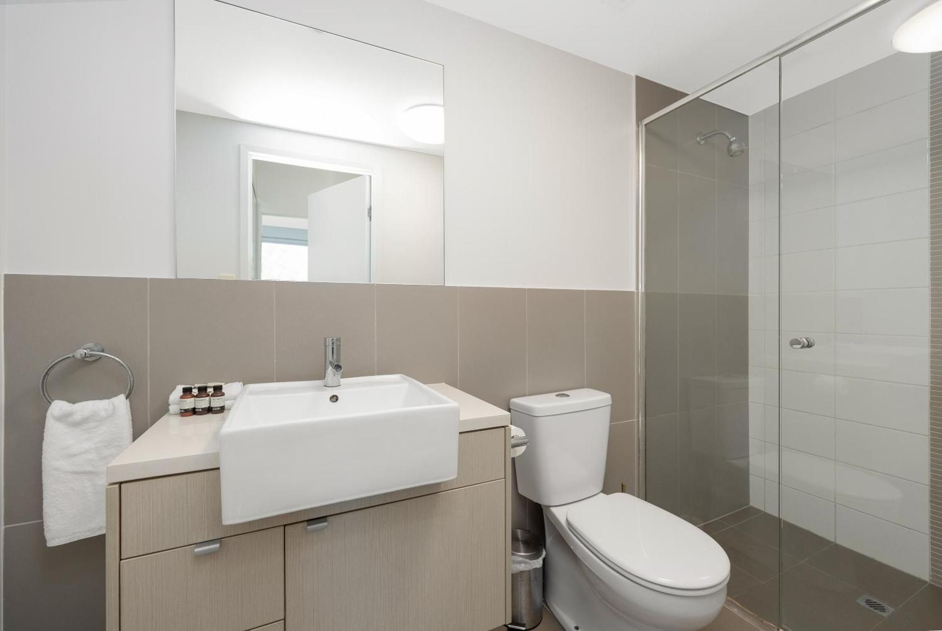 Central Holborn Apartments 3 Bedroom Apartment 2