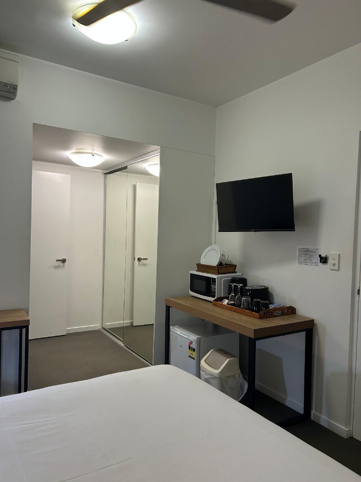 Central Holborn Apartments Standard Room 3