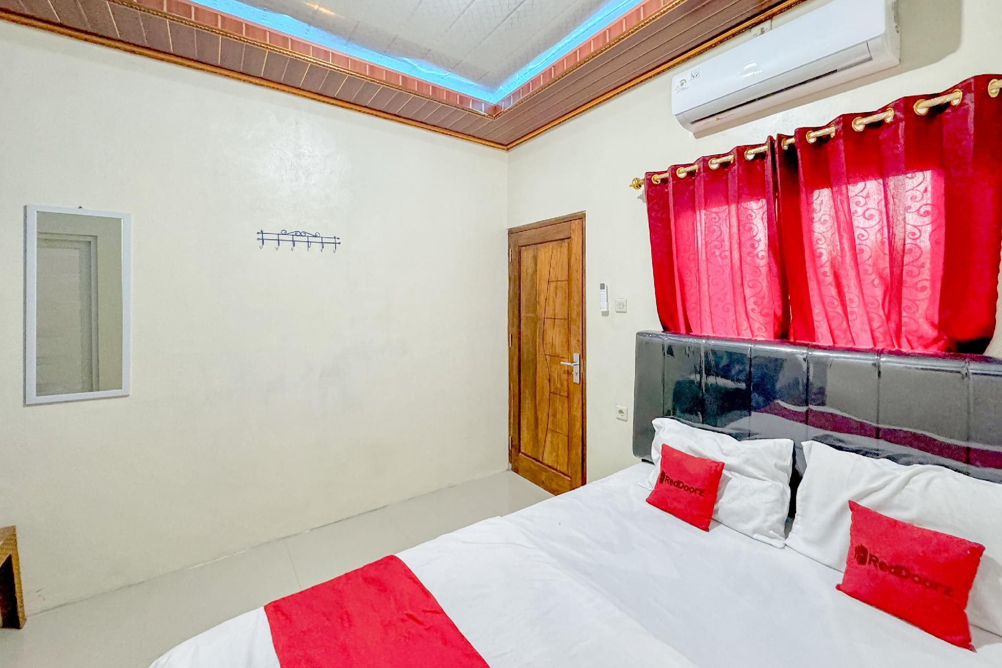 RedDoorz Syariah Zidney Near Rejosari Salatiga Standard Room