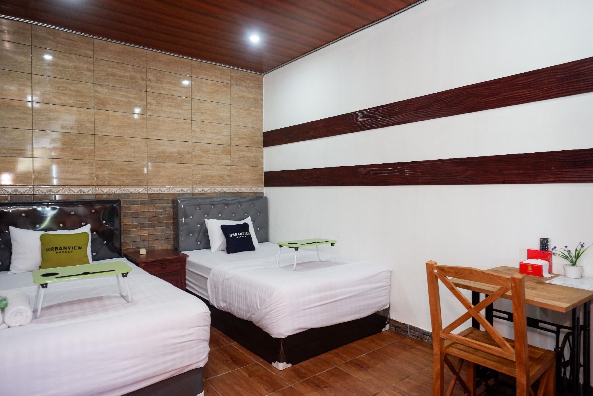 Urbanview Hotel Mountain Palace Kopeng by RedDoorz Superior Twin Room 3