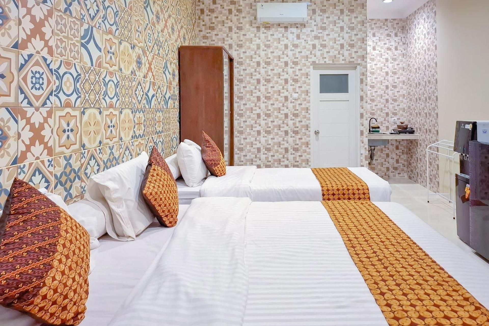 Omah Kampoeng Near UKSW Salatiga Mitra RedDoorz Superior Double Room 2