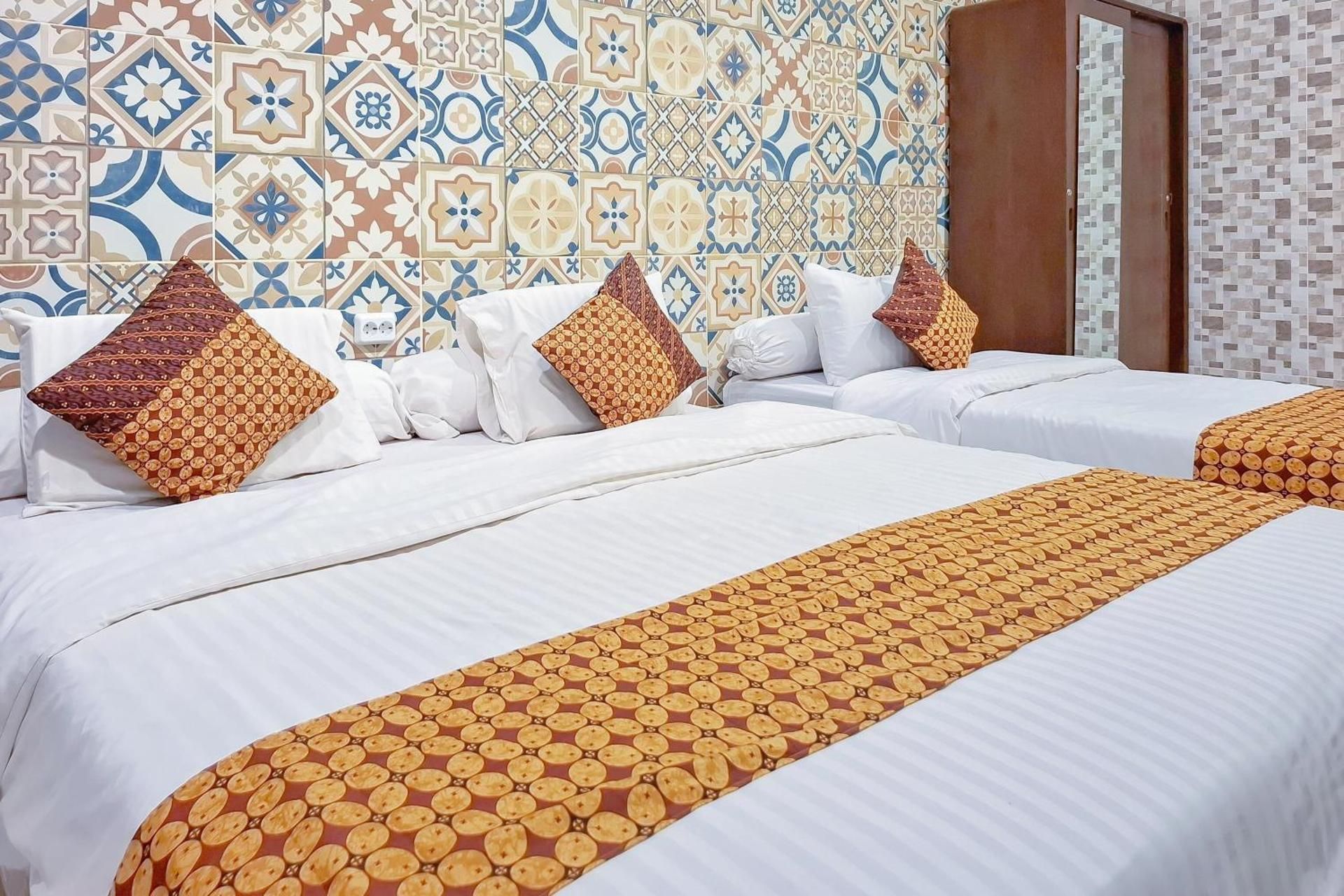 Omah Kampoeng Near UKSW Salatiga Mitra RedDoorz Superior Double Room