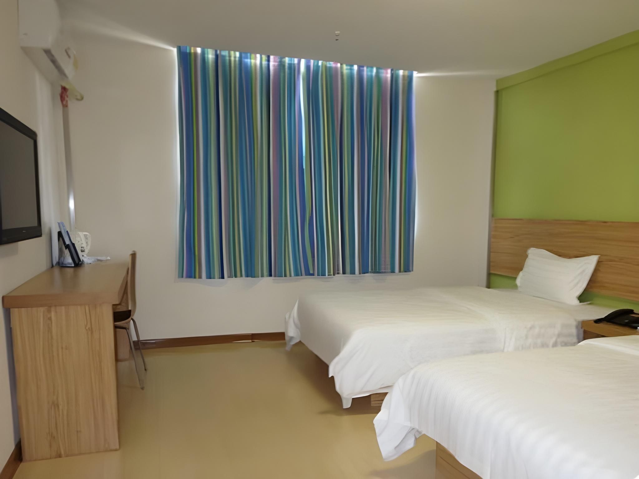 Corporate Twin, Guest room, 2 Twin/Single Bed(s), City view