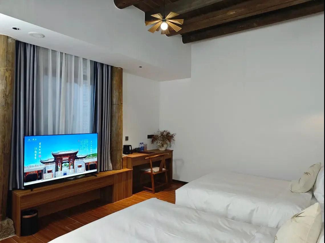 Deluxe Plus Twin with Garden View
