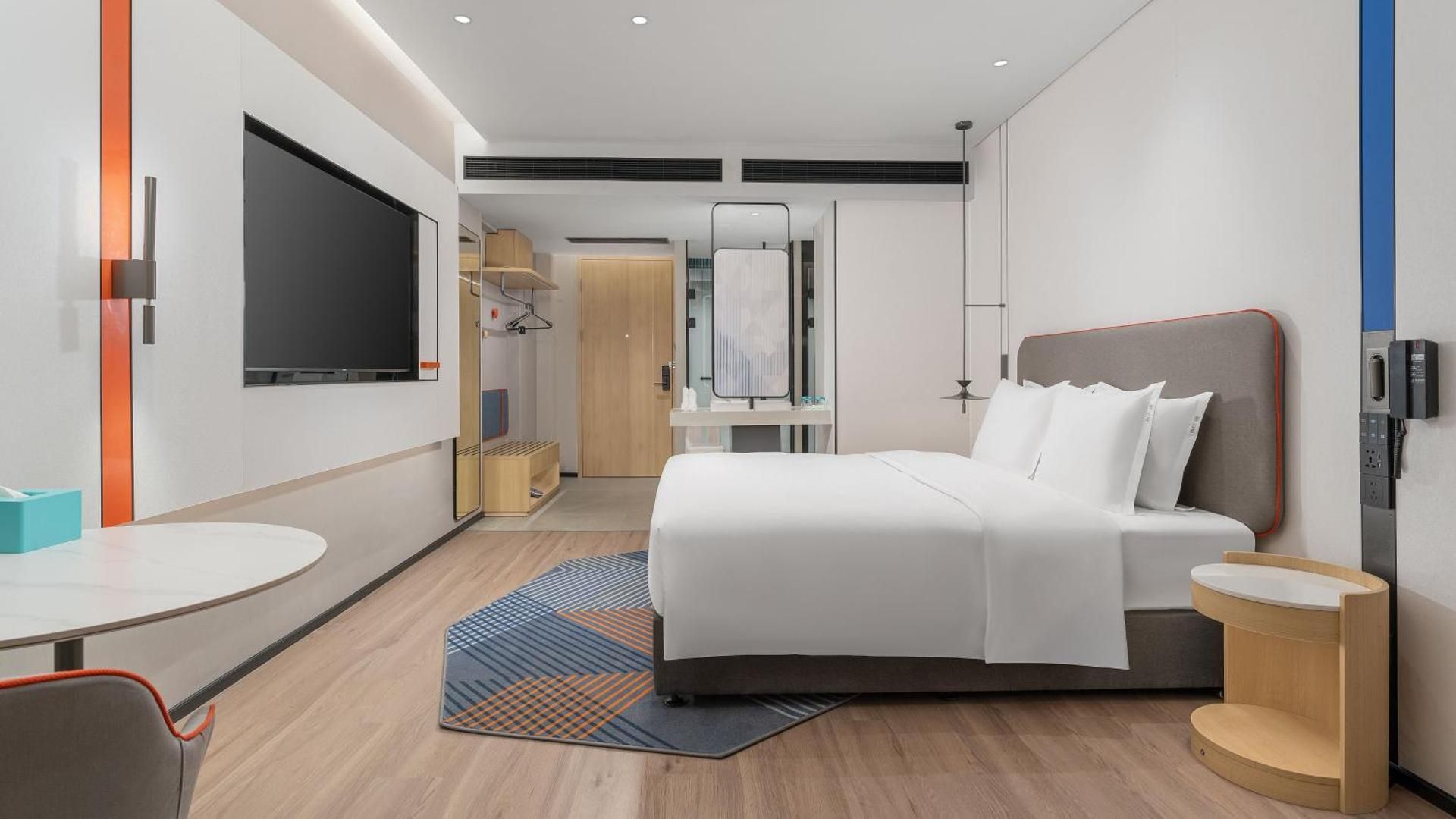 Standard King Room with Stocked Mini-bar