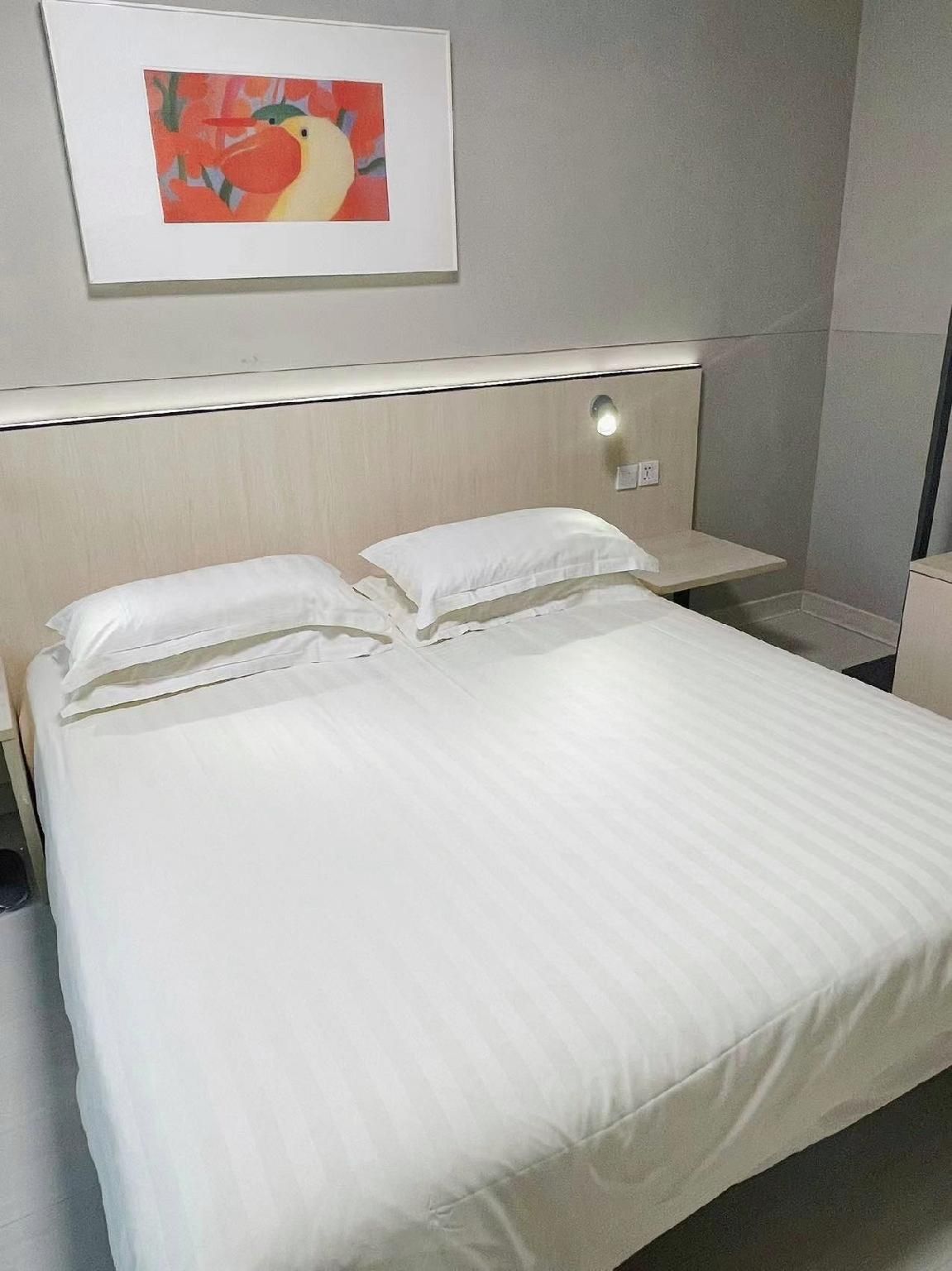 WH - Superior Bed Room