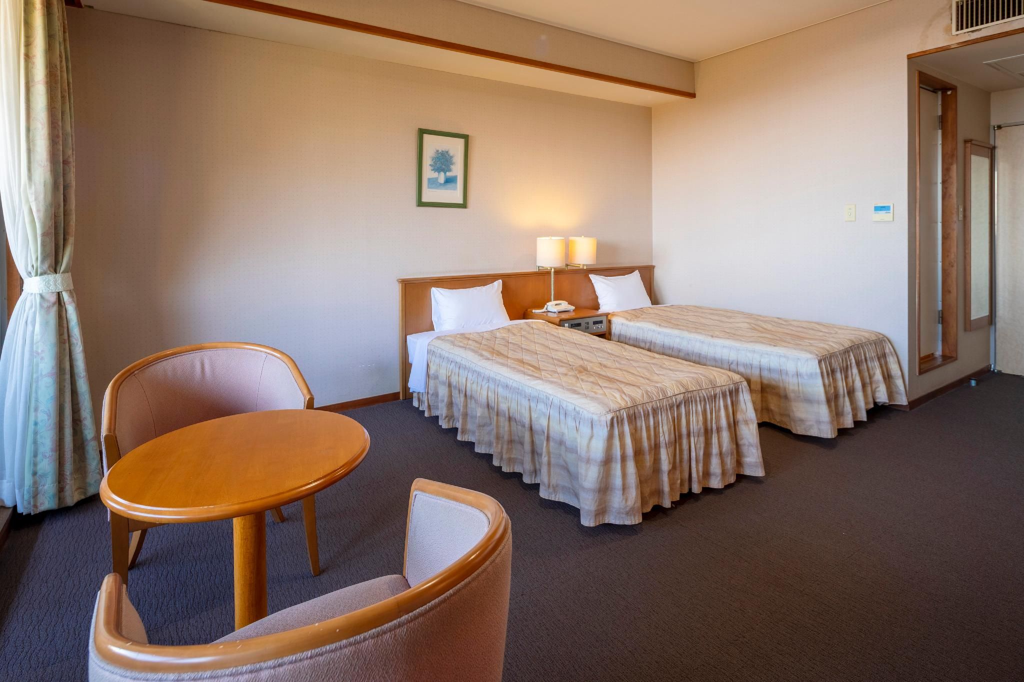 Universal Twin Room