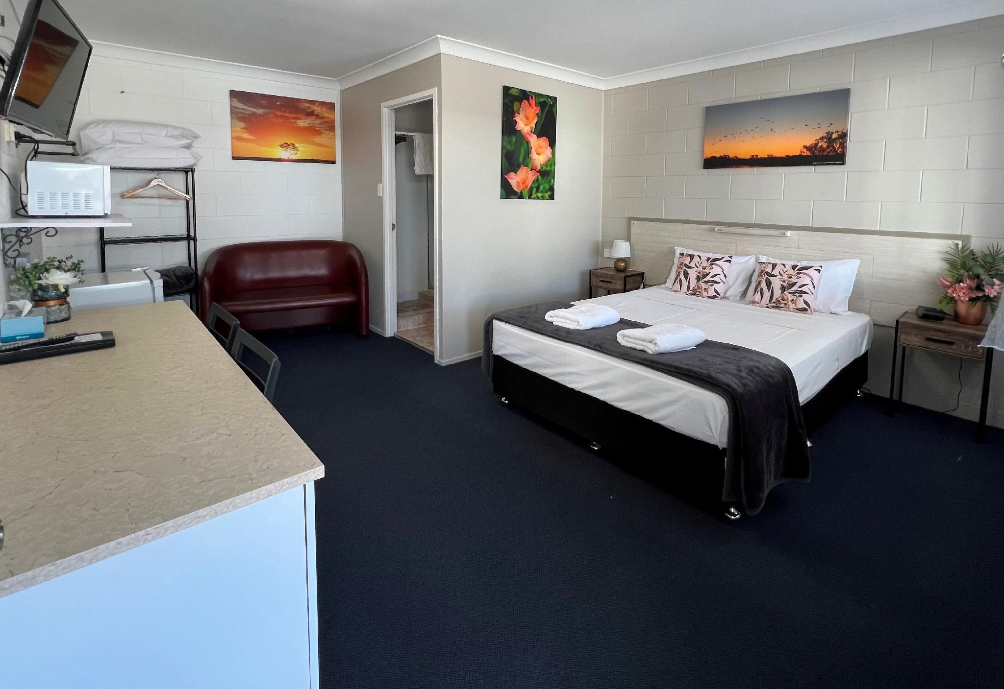 Spanish Lace Motor Inn Queen