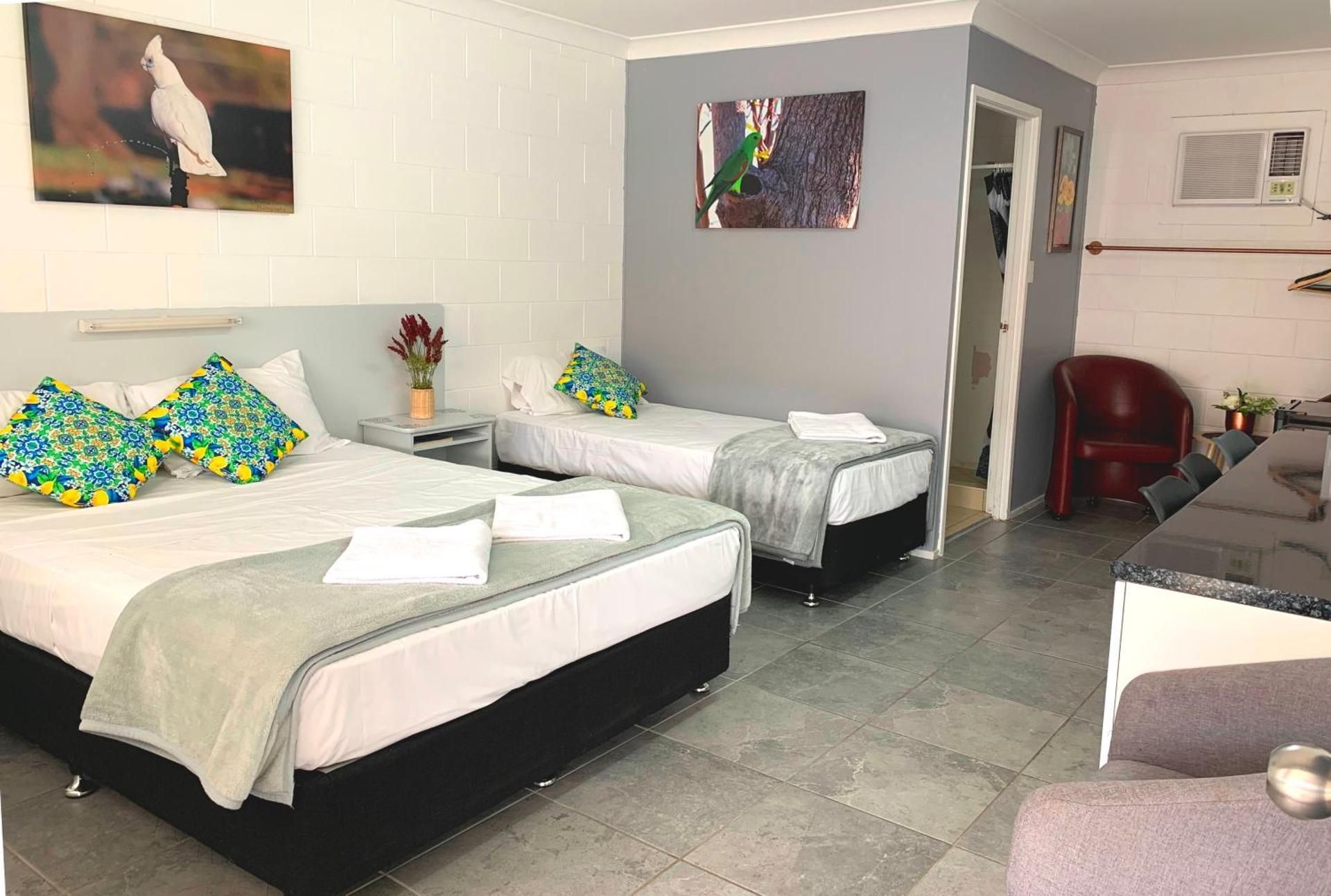 Deluxe Twin - Not Pet Friendly