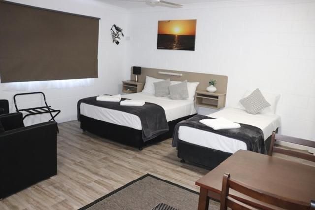 Self Contained Twin Room - Upstairs & Not Pet Friendly