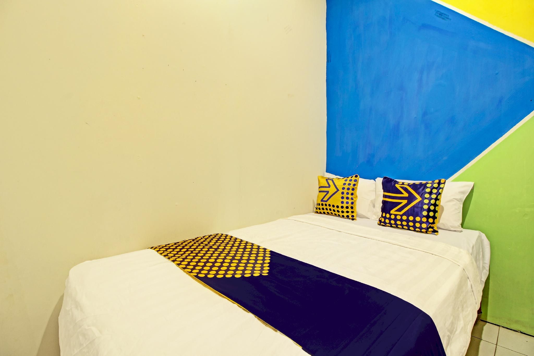 Hotel O Pacar Guesthouse Double Room without Air Conditioning 2