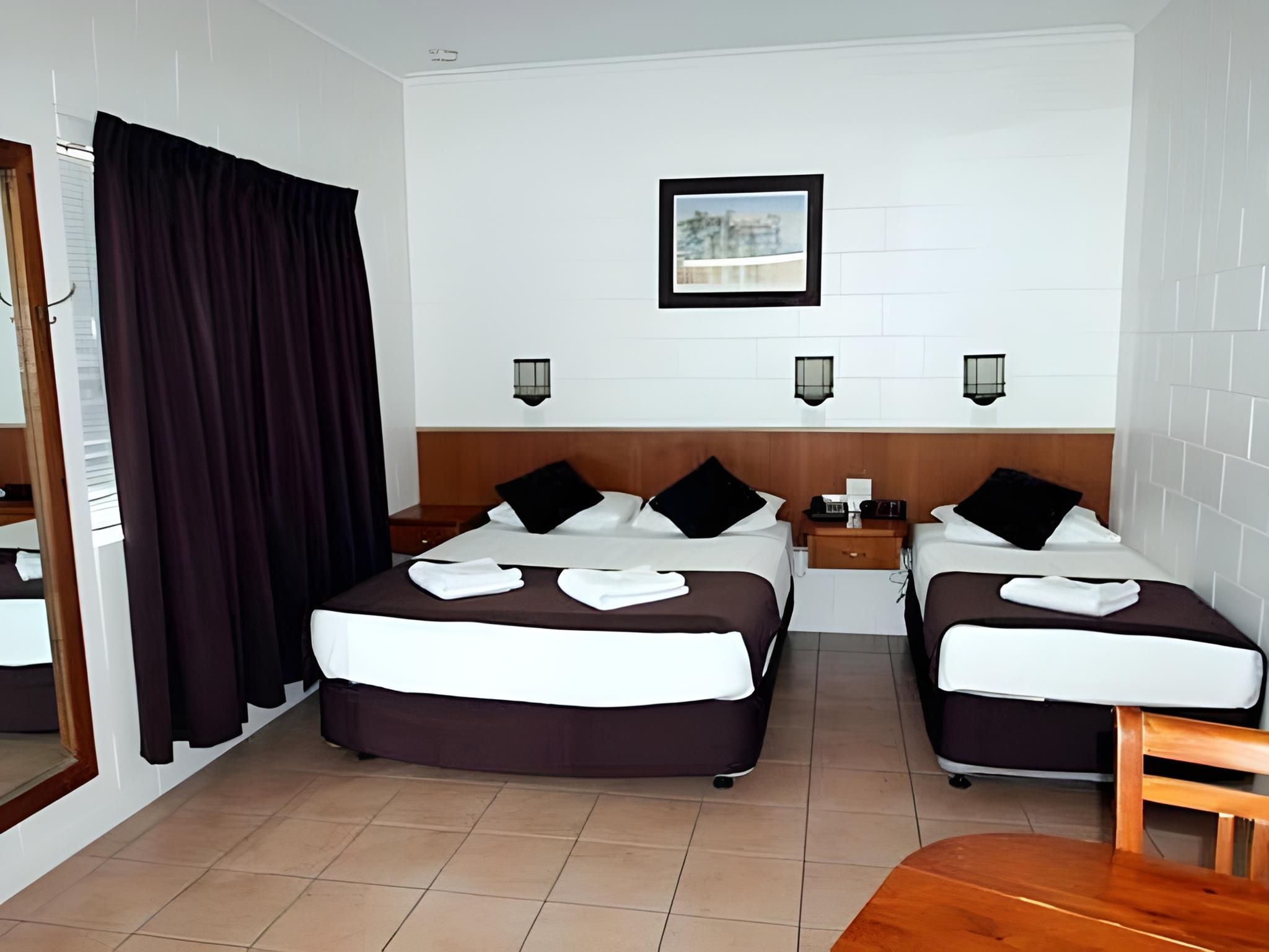 The Colonial Rose Motel 2 Bedroom