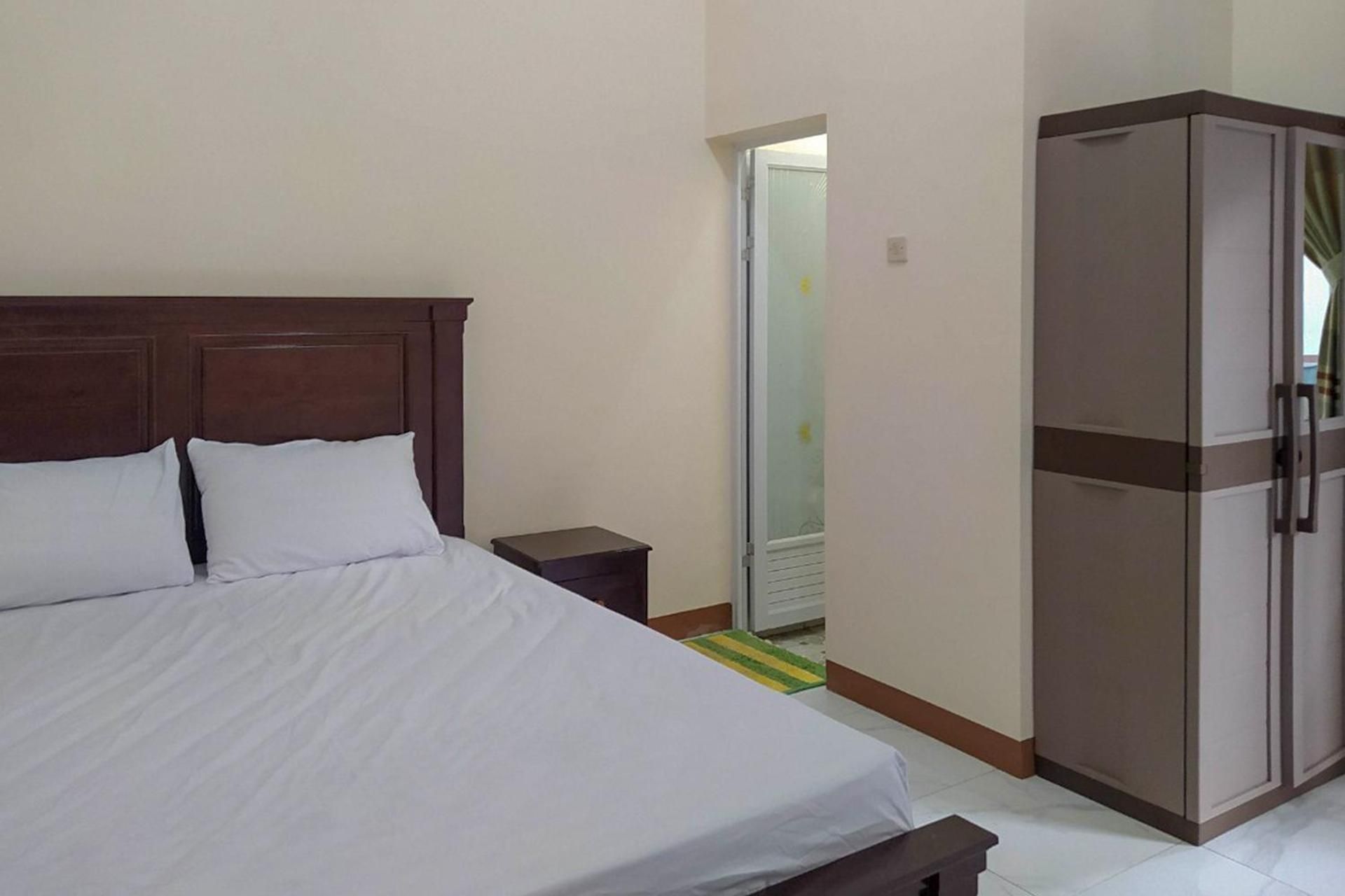 RedDoorz Syariah near Exit Tol Pemalang RedDoorz Deluxe Room 2