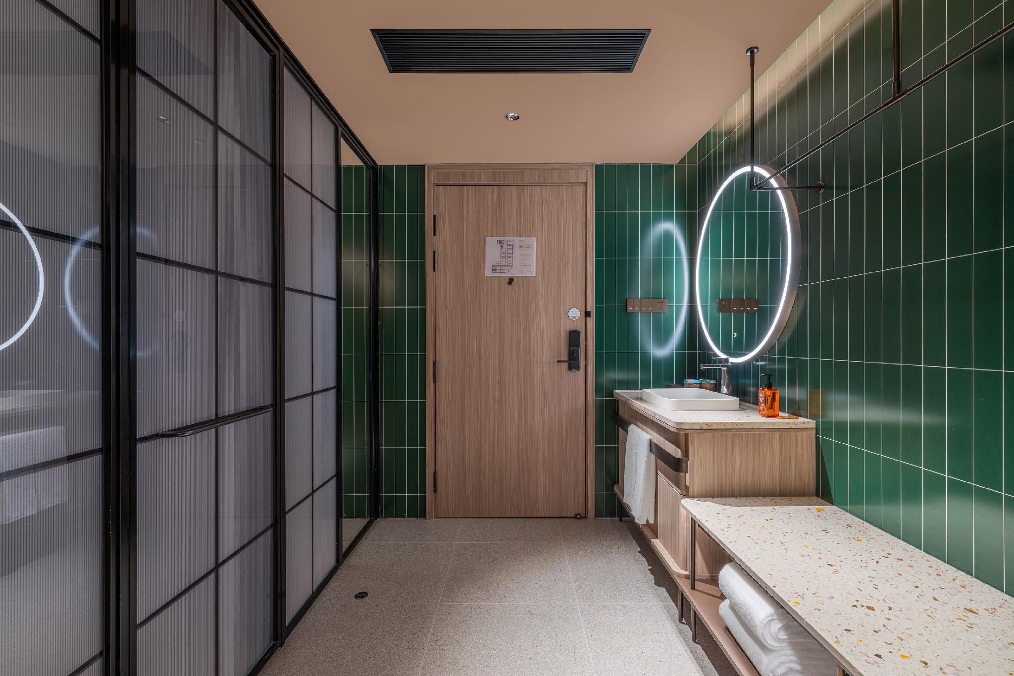 Executive, Larger Guest room, 1 Queen