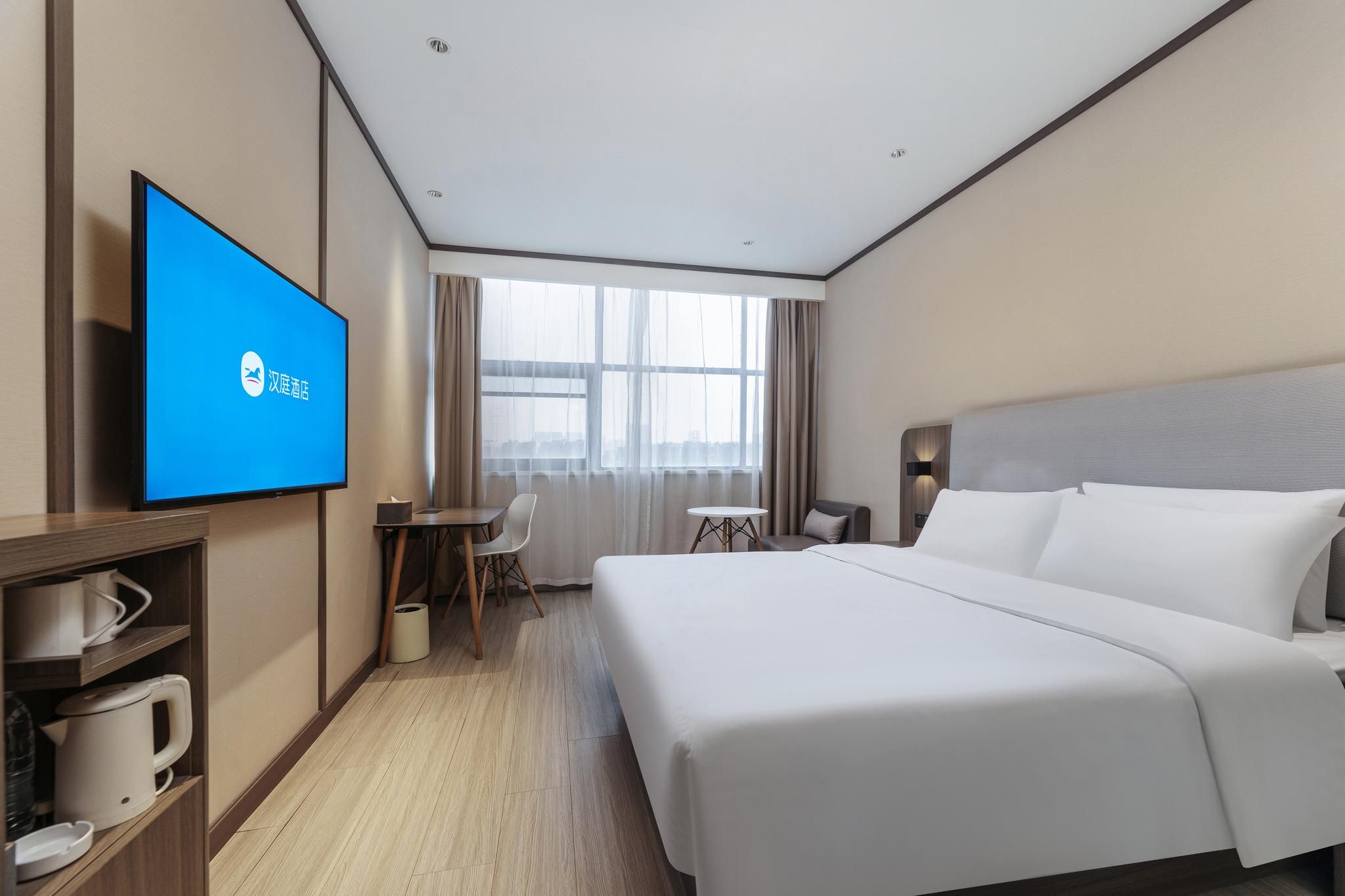 Queen Superior Room