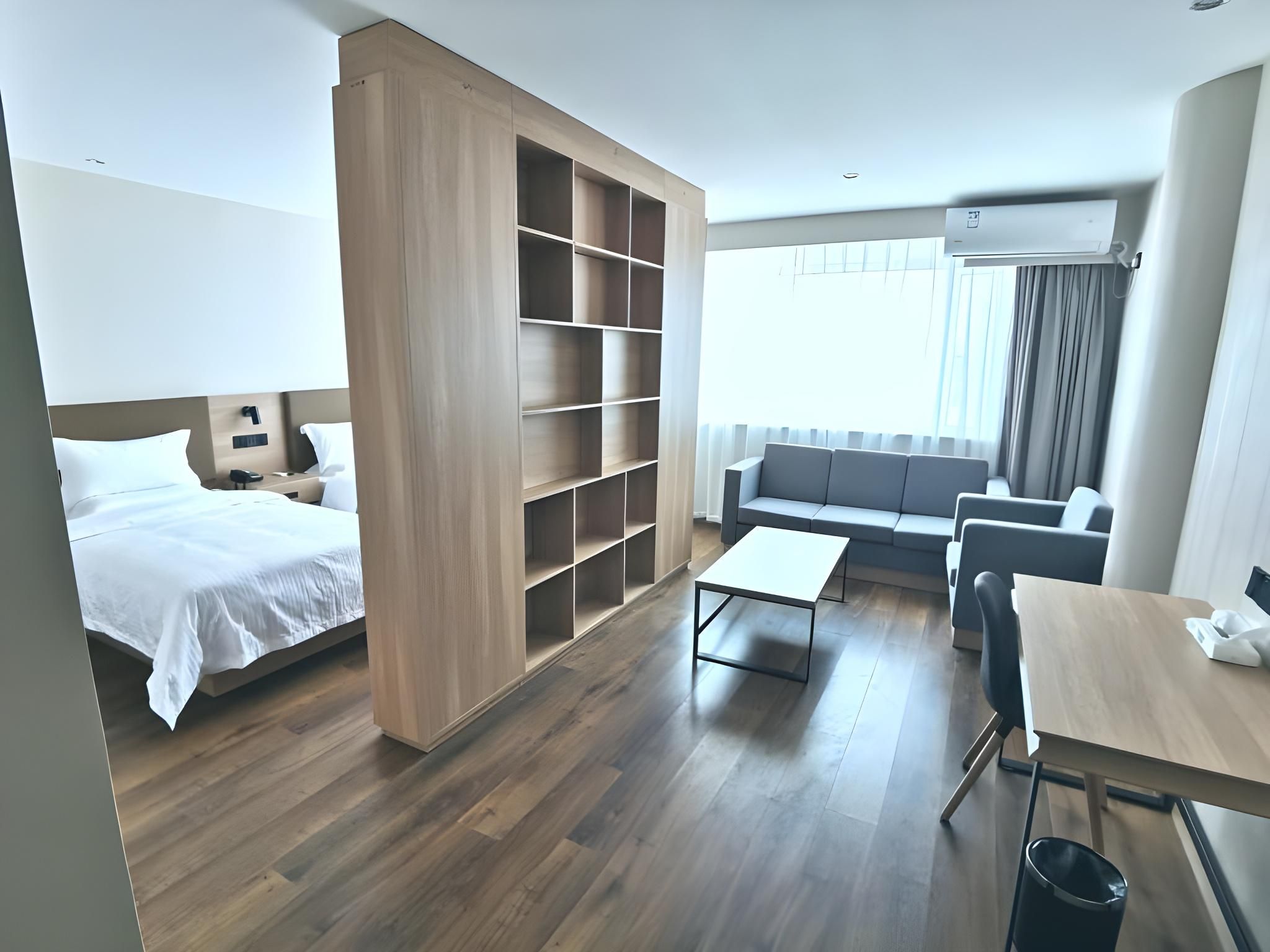 Senior Suite