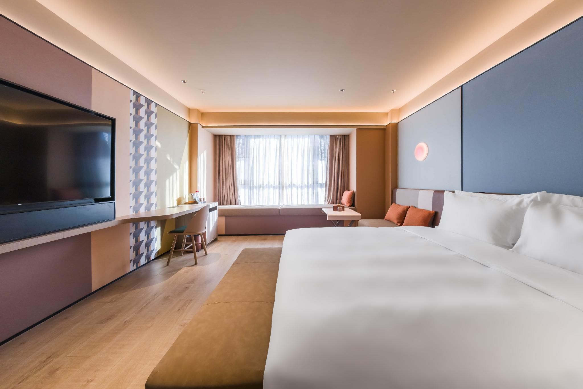 Queen Superior Room