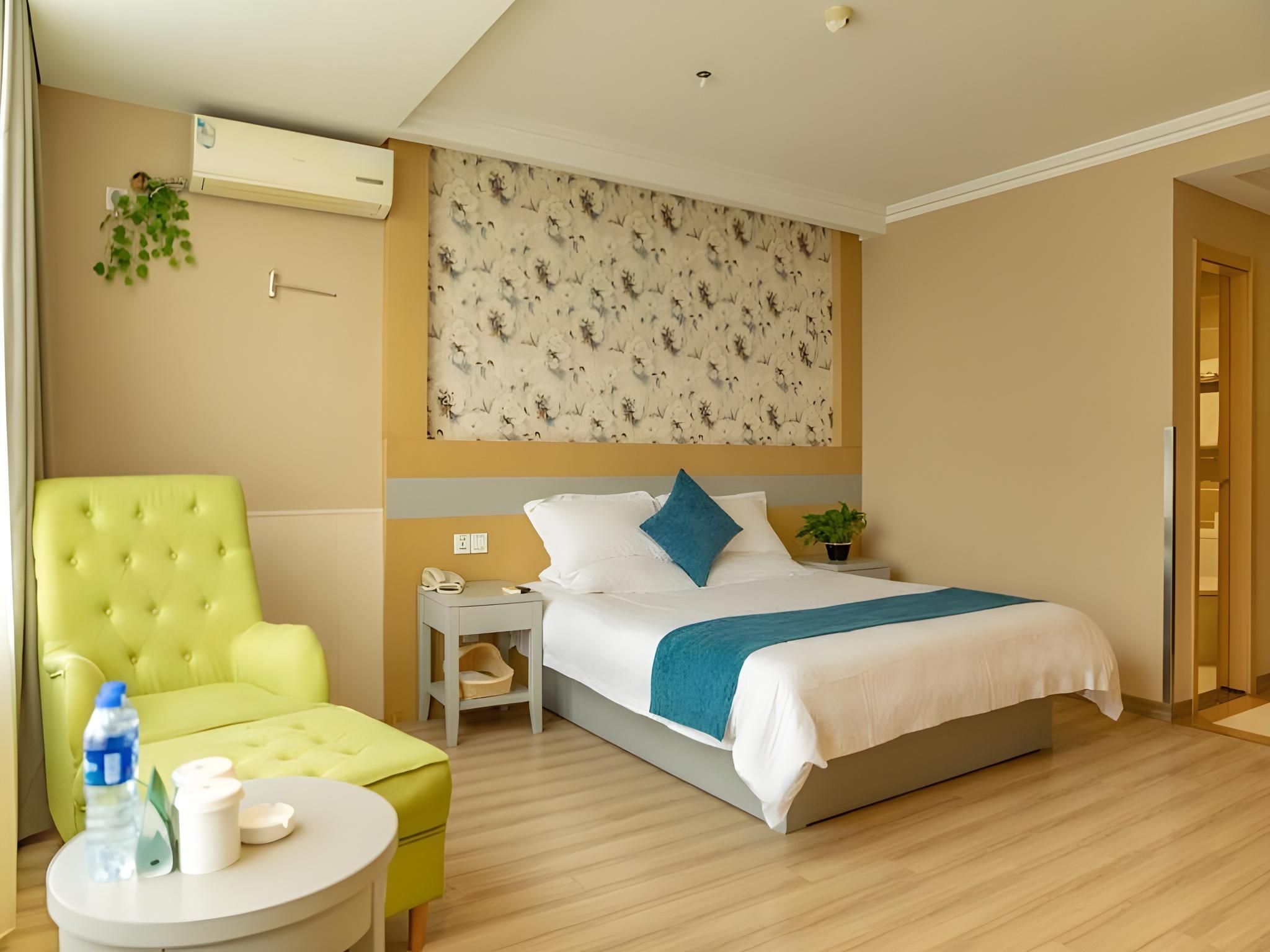 Business Queen Room