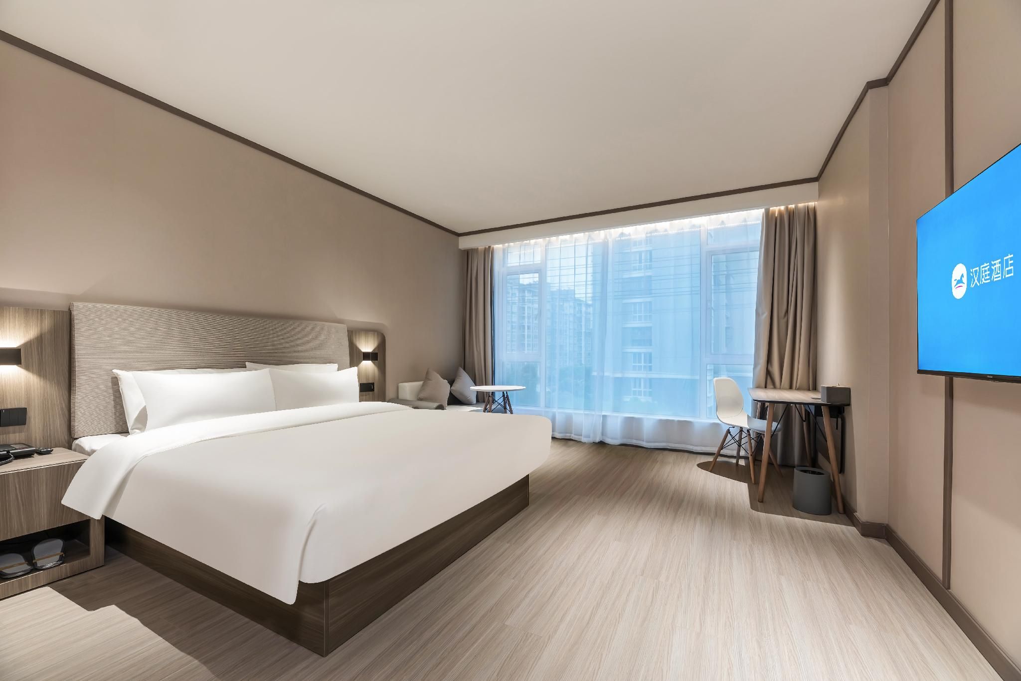Business Queen Bed Room