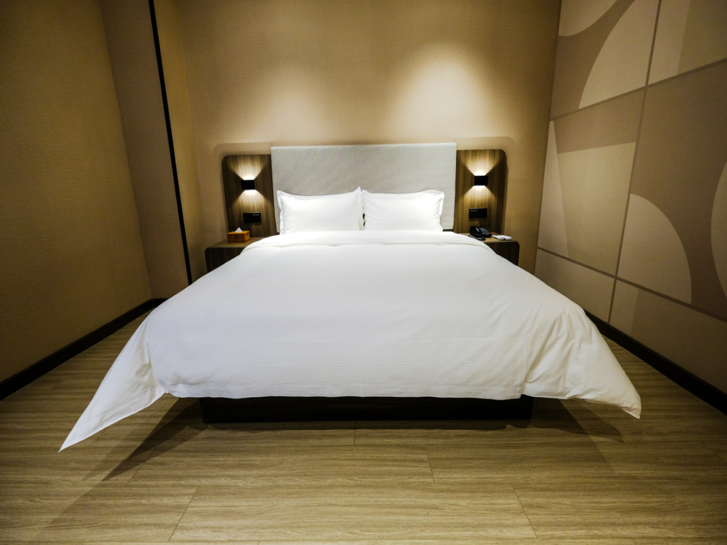 Huazhu - Room With Bed