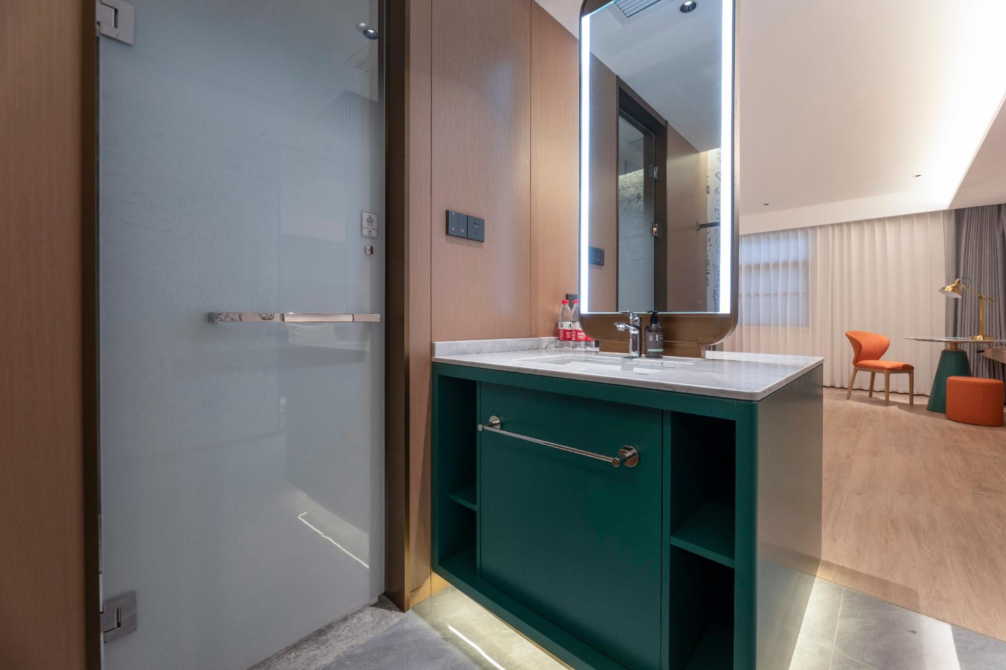 Huazhu - Deluxe Suite
