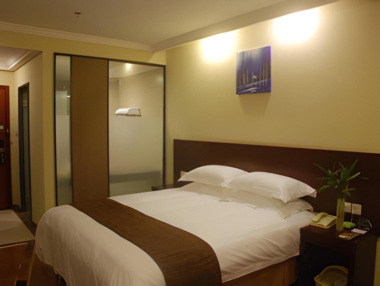 GTR - Guest Room with One 1.8M Bed