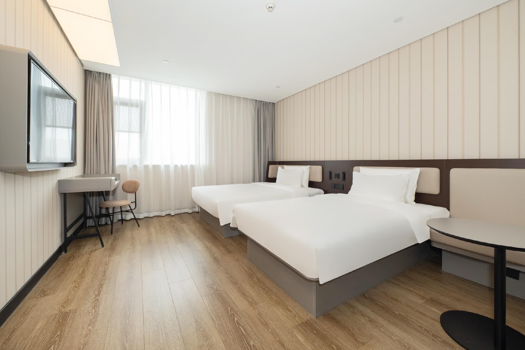 Huazhu - Business Twin Room