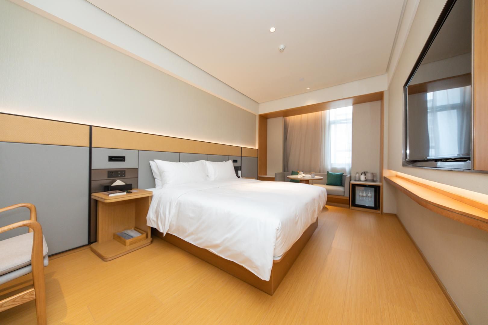 Huazhu - Room With Bed