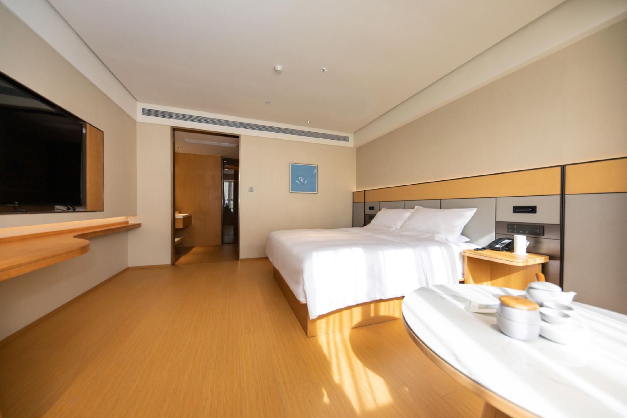 Business Queen Bed Room