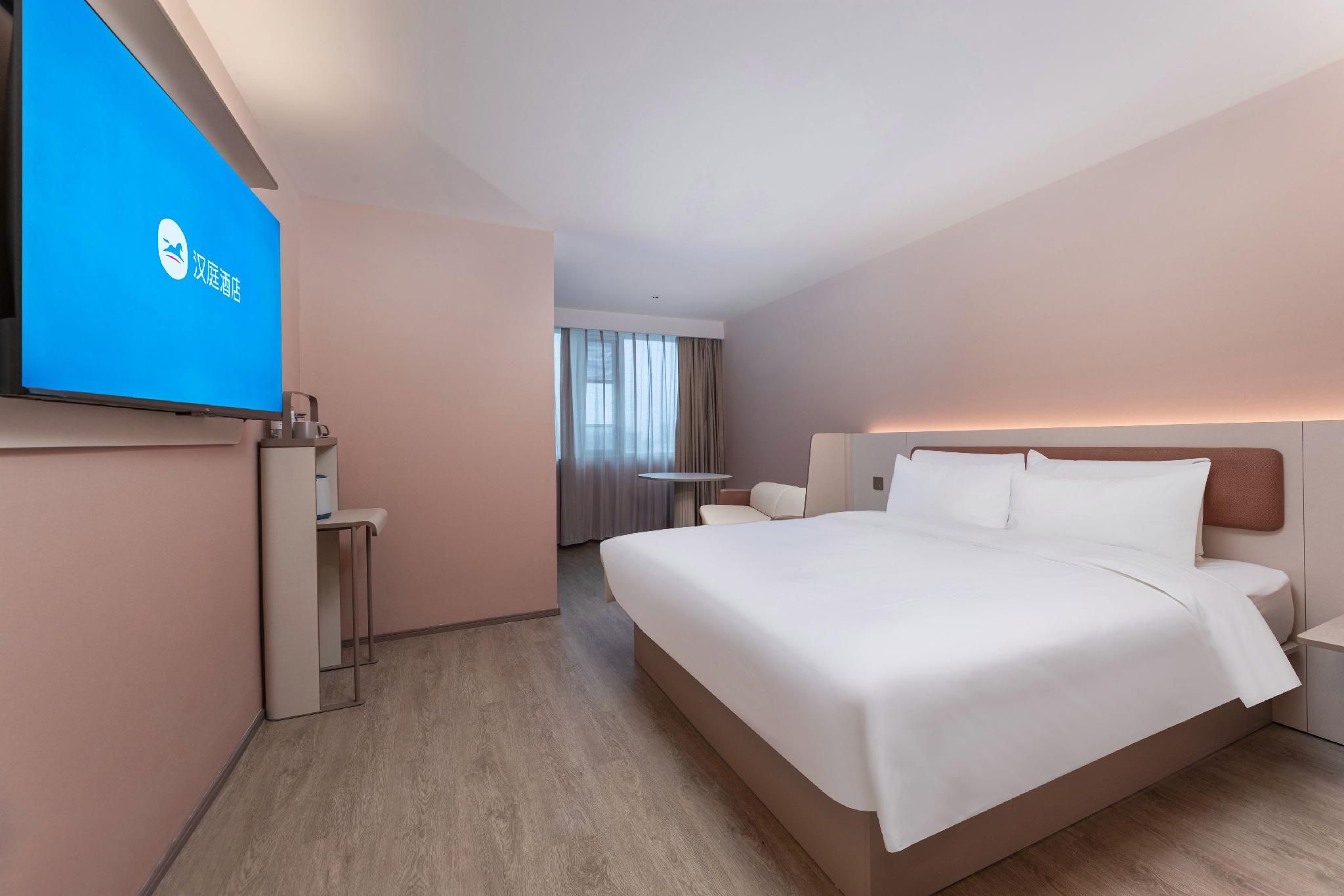 Business Queen Room