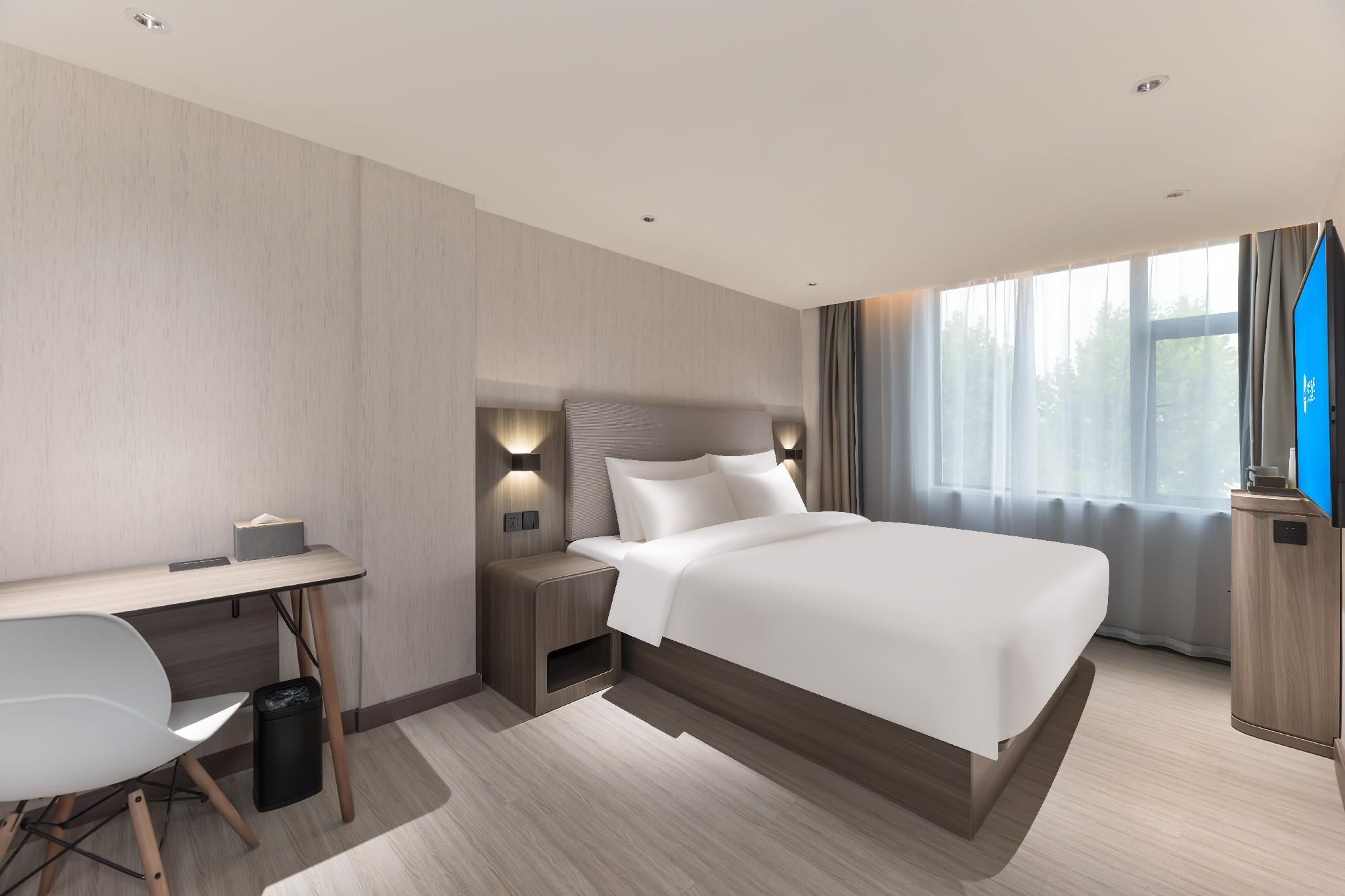 Huazhu - Superior BedRoom