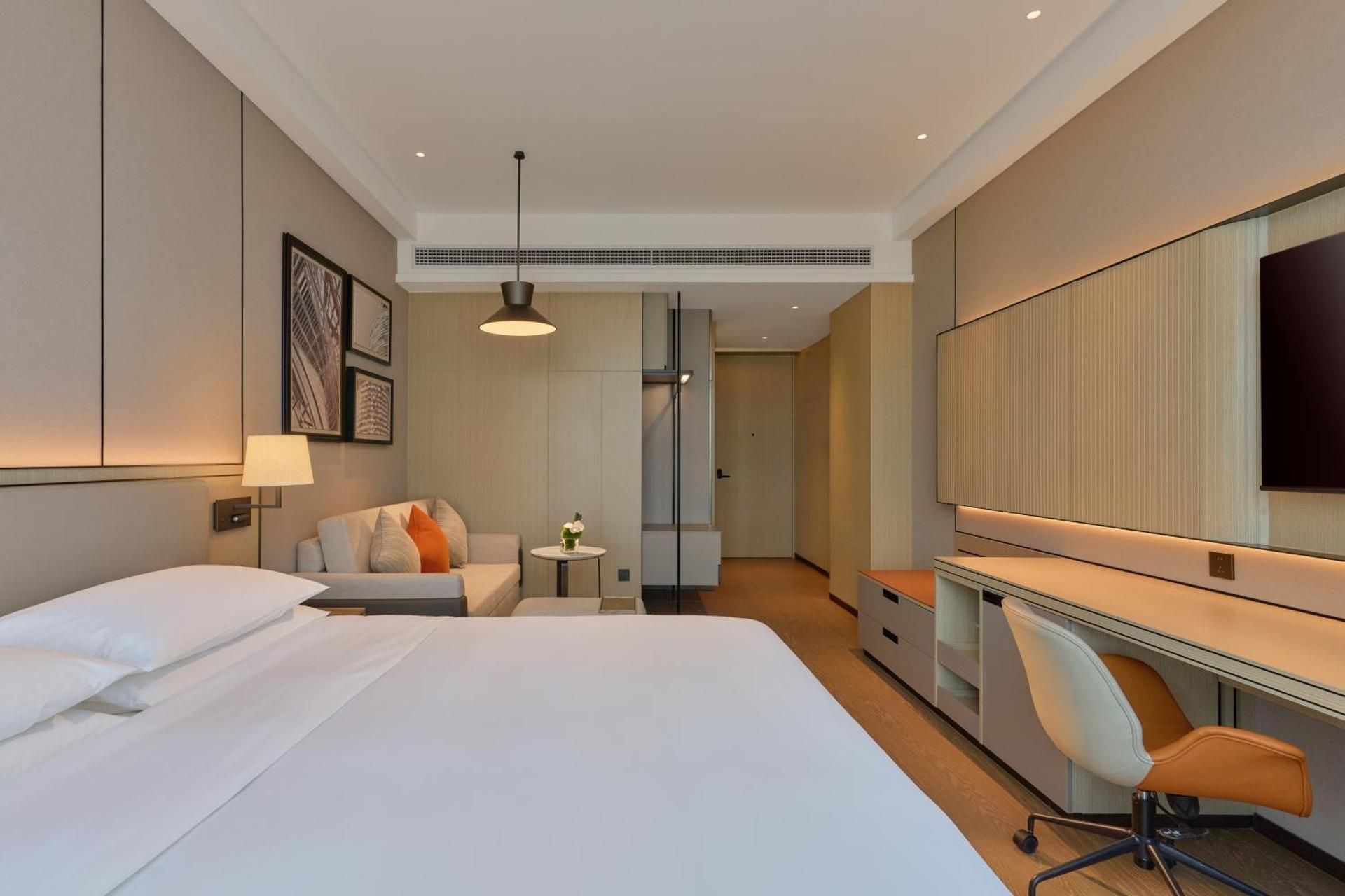 1 King Bed