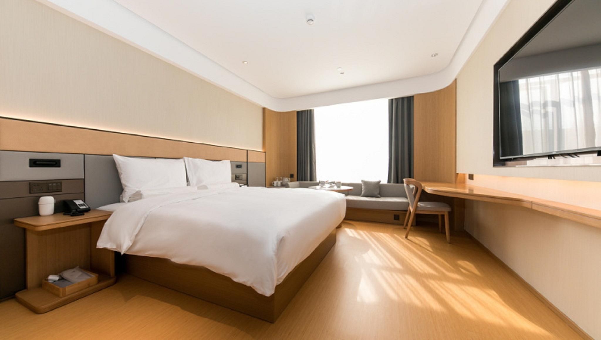 Business Queen Bed Room