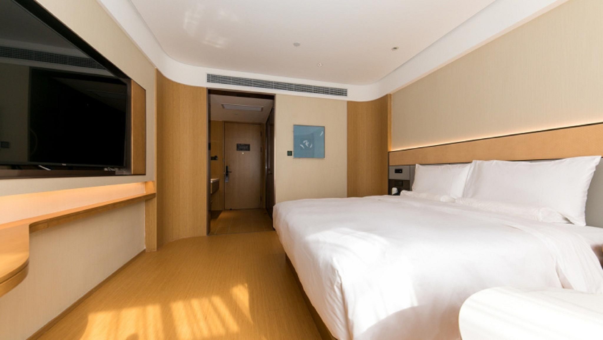 Business Queen Bed Room