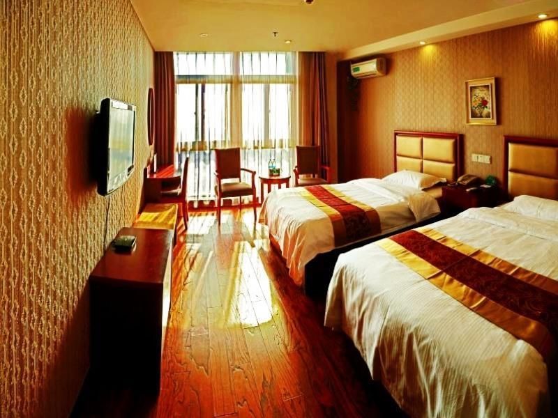 Twin Bed Room