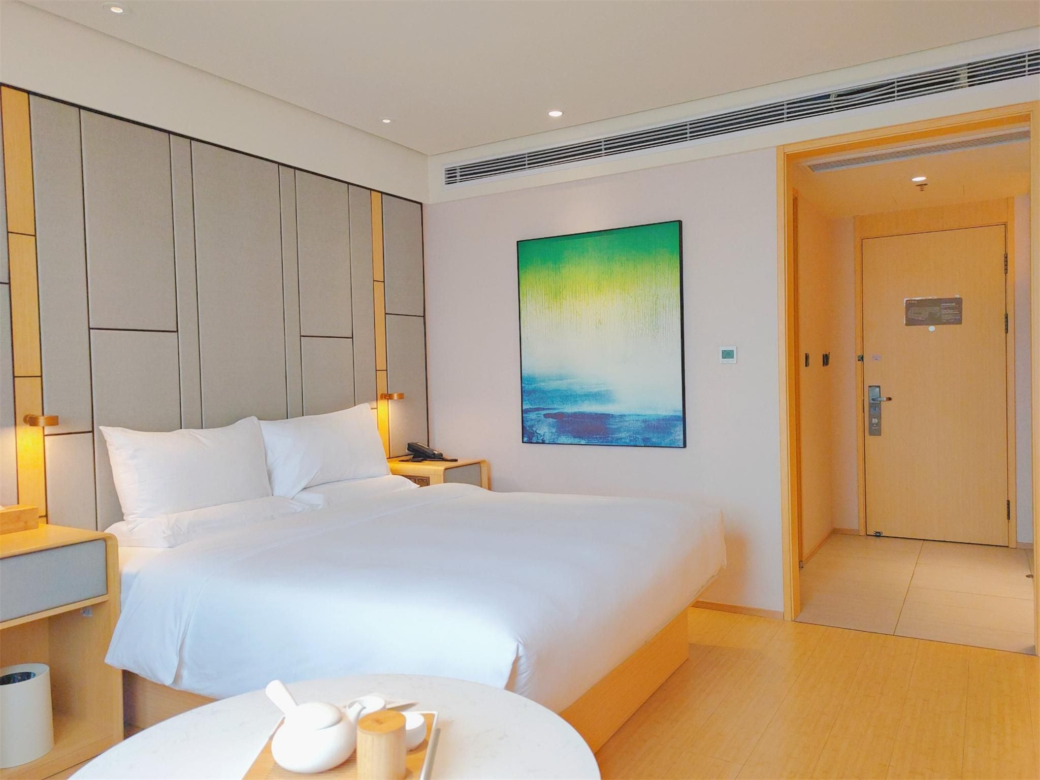 Business Queen Bed Room