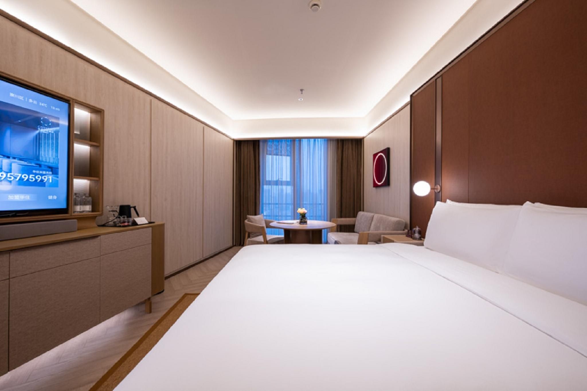 Huazhu - Superior Bed Room With View